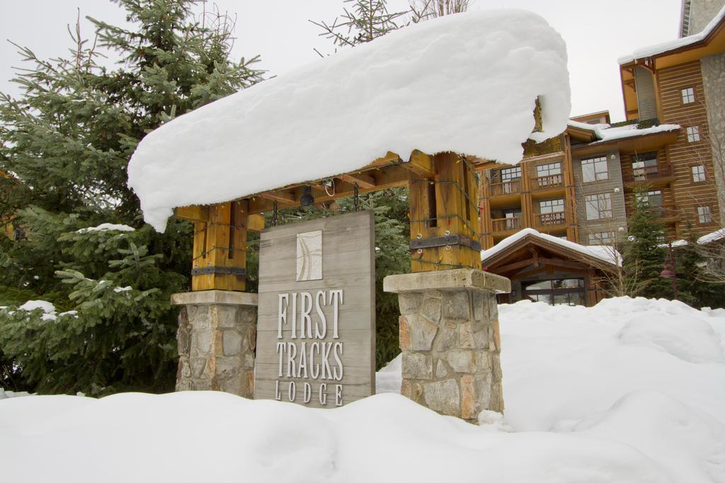 First Tracks Lodge Уистлер Экстерьер фото